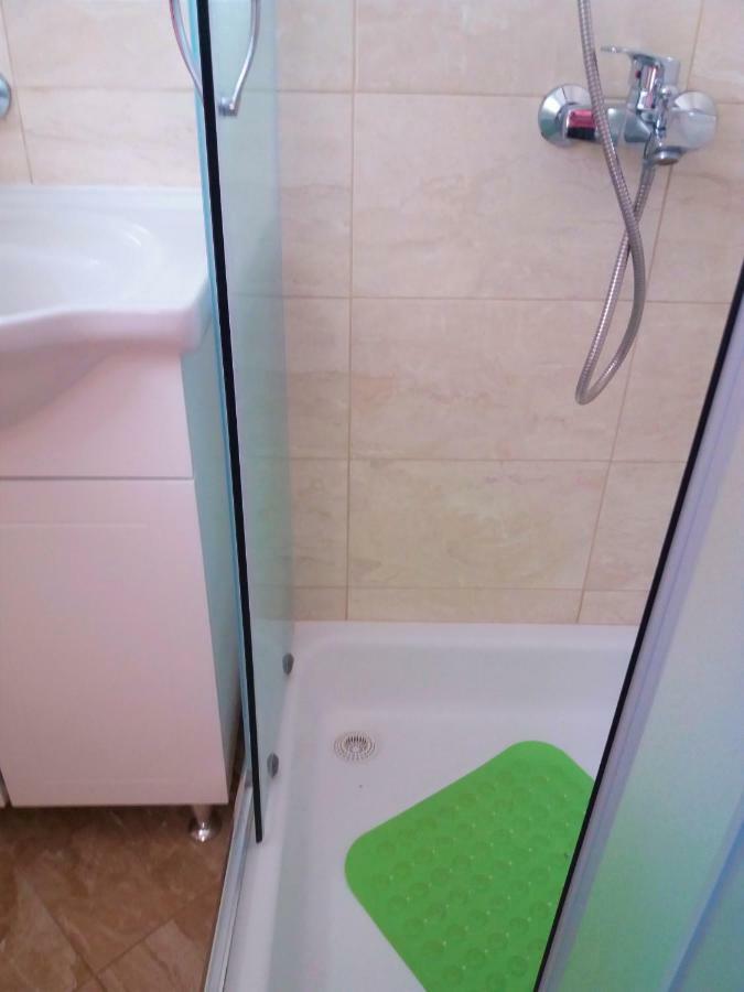Roko Apartment Vir